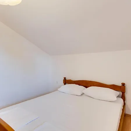 1 Bedroom Awesome In Marsici