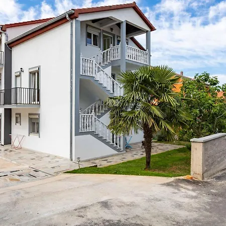 아파트 1 Bedroom Awesome In Marsici
